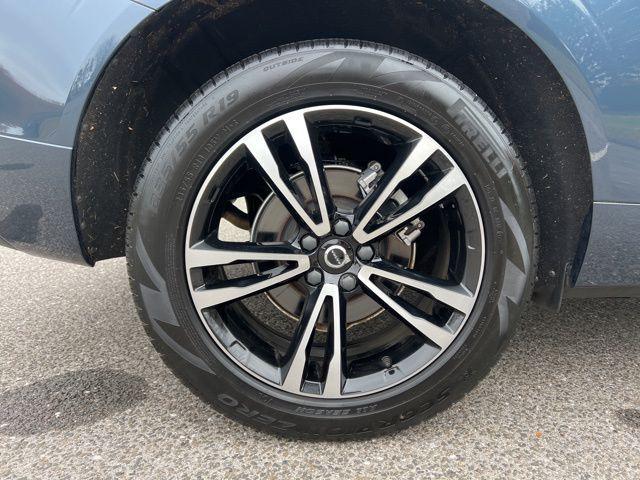 used 2021 Volvo XC60 car, priced at $30,245