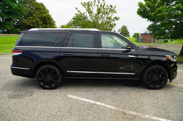 used 2024 Lincoln Navigator car, priced at $84,995