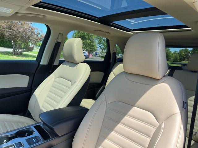 used 2022 Ford Edge car, priced at $29,664