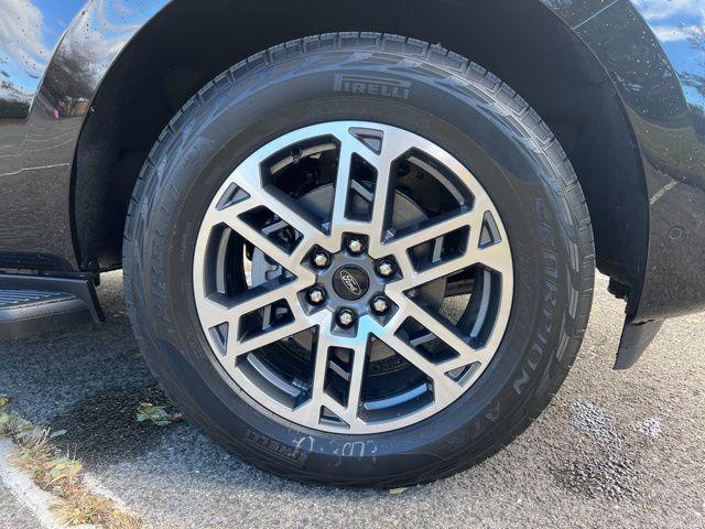 used 2025 Ford Expedition car, priced at $67,695