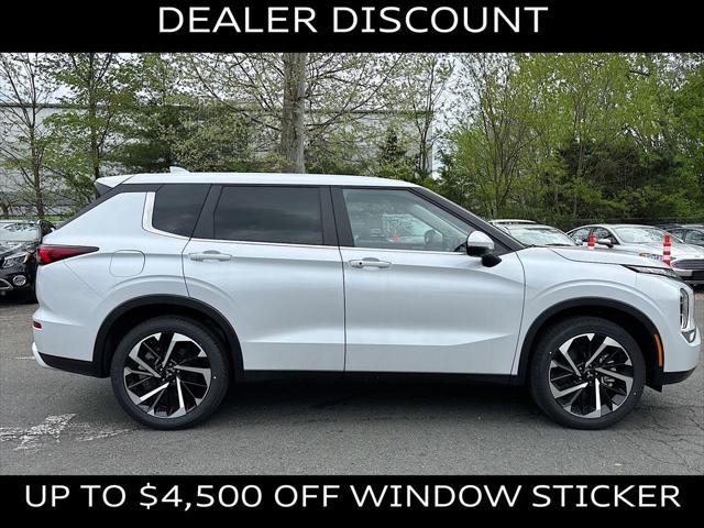 new 2024 Mitsubishi Outlander car, priced at $34,465