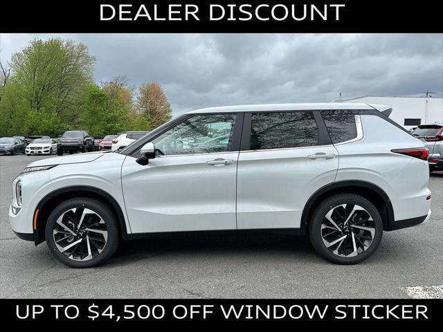 new 2024 Mitsubishi Outlander car, priced at $34,465