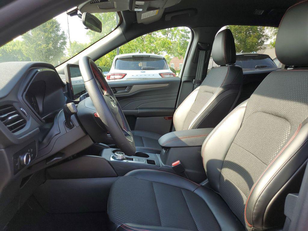 new 2025 Ford Escape car, priced at $28,250