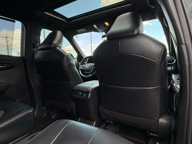 used 2022 Toyota Highlander car, priced at $33,500