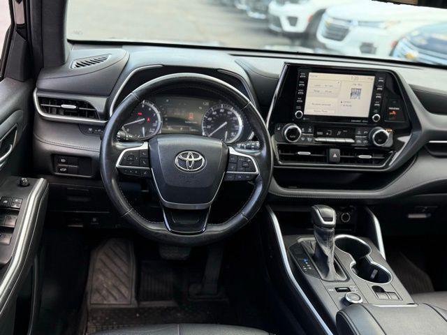 used 2022 Toyota Highlander car, priced at $33,500