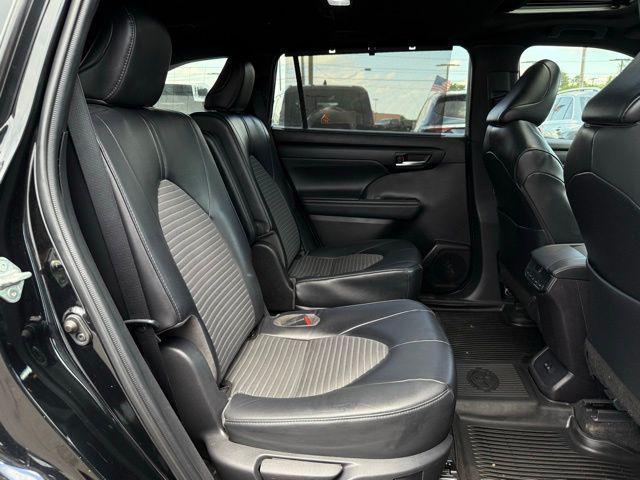 used 2022 Toyota Highlander car, priced at $33,500