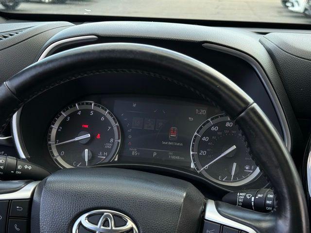 used 2022 Toyota Highlander car, priced at $33,500
