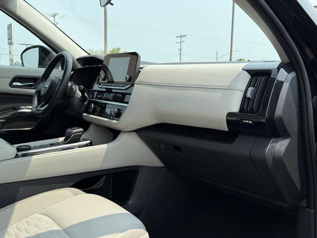 used 2022 Nissan Pathfinder car, priced at $25,500
