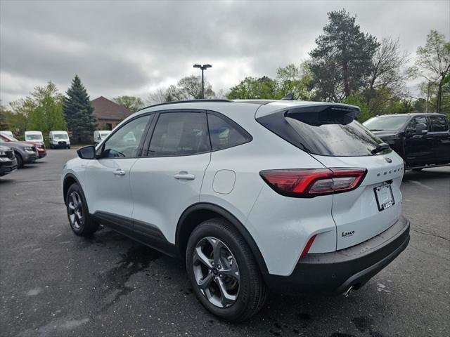 new 2025 Ford Escape car, priced at $30,200