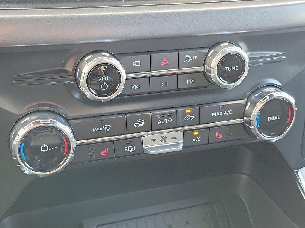 new 2025 Ford F-150 car, priced at $52,081