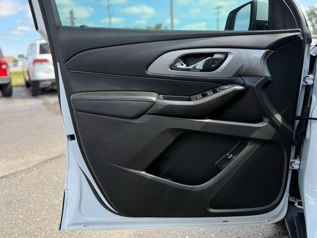 used 2021 Chevrolet Traverse car, priced at $23,500