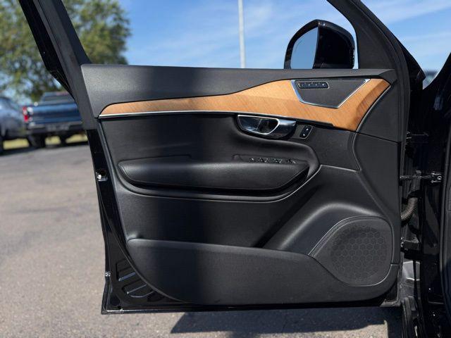 used 2022 Volvo XC90 car, priced at $27,500