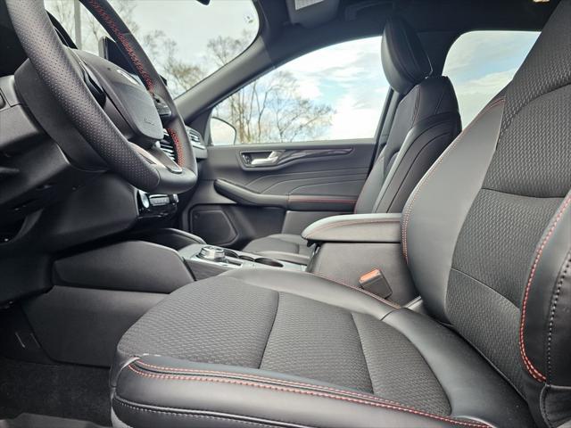 new 2025 Ford Escape car, priced at $30,644