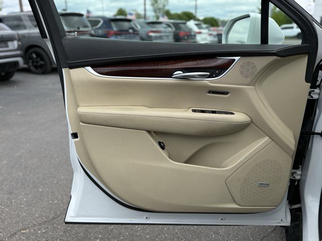 used 2017 Cadillac XT5 car, priced at $15,500