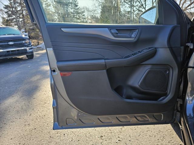 new 2025 Ford Escape car, priced at $28,750