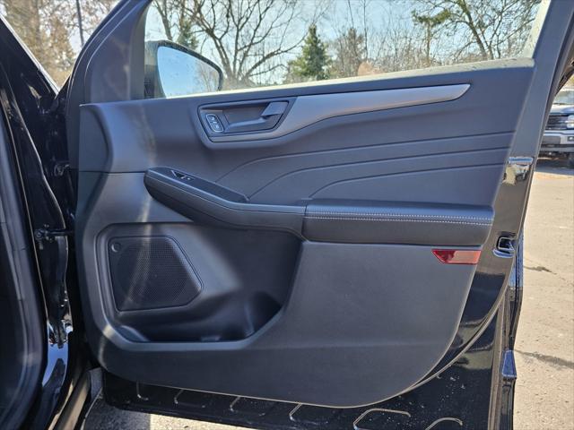 new 2025 Ford Escape car, priced at $29,500