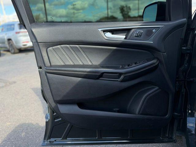 used 2022 Ford Edge car, priced at $25,000