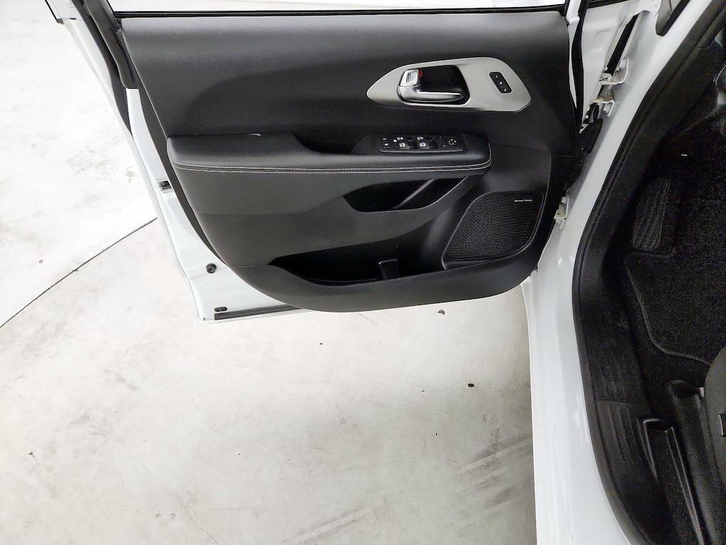 used 2022 Chrysler Pacifica car, priced at $39,998