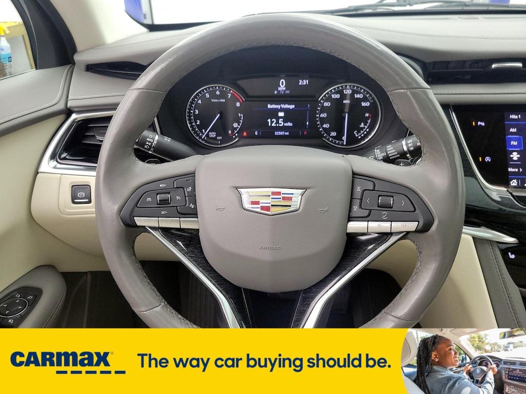 used 2022 Cadillac XT6 car, priced at $36,998