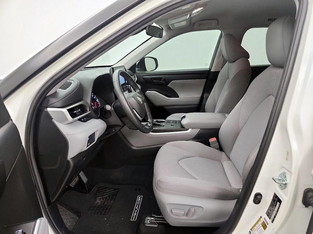 used 2021 Toyota Highlander car, priced at $30,998