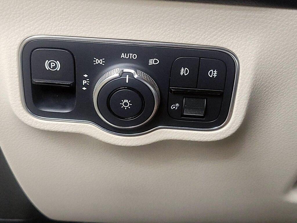 used 2021 Mercedes-Benz GLB 250 car, priced at $29,998