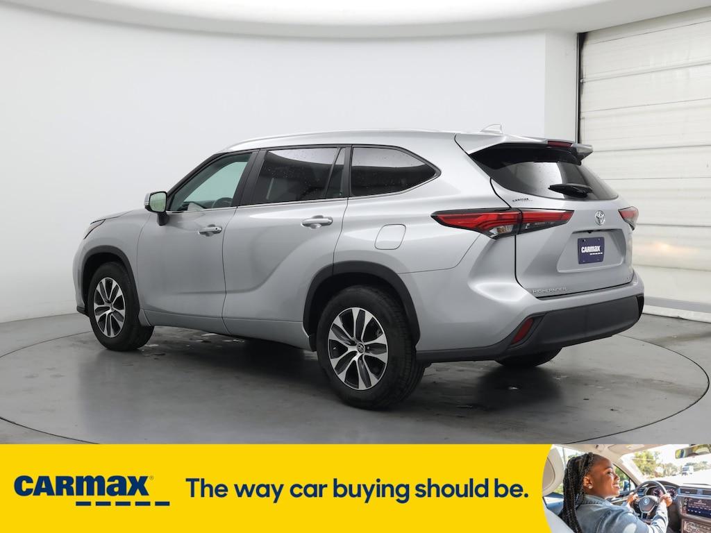 used 2023 Toyota Highlander car, priced at $39,998
