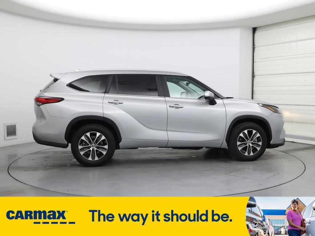 used 2023 Toyota Highlander car, priced at $39,998