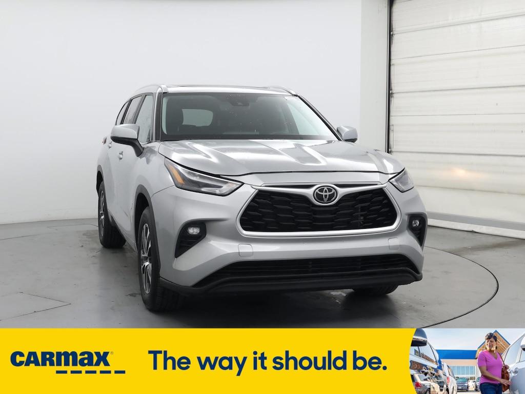 used 2023 Toyota Highlander car, priced at $39,998