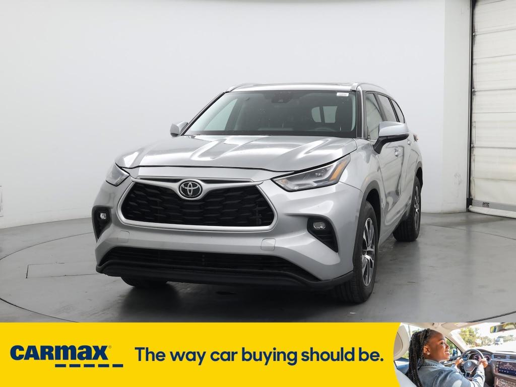 used 2023 Toyota Highlander car, priced at $39,998