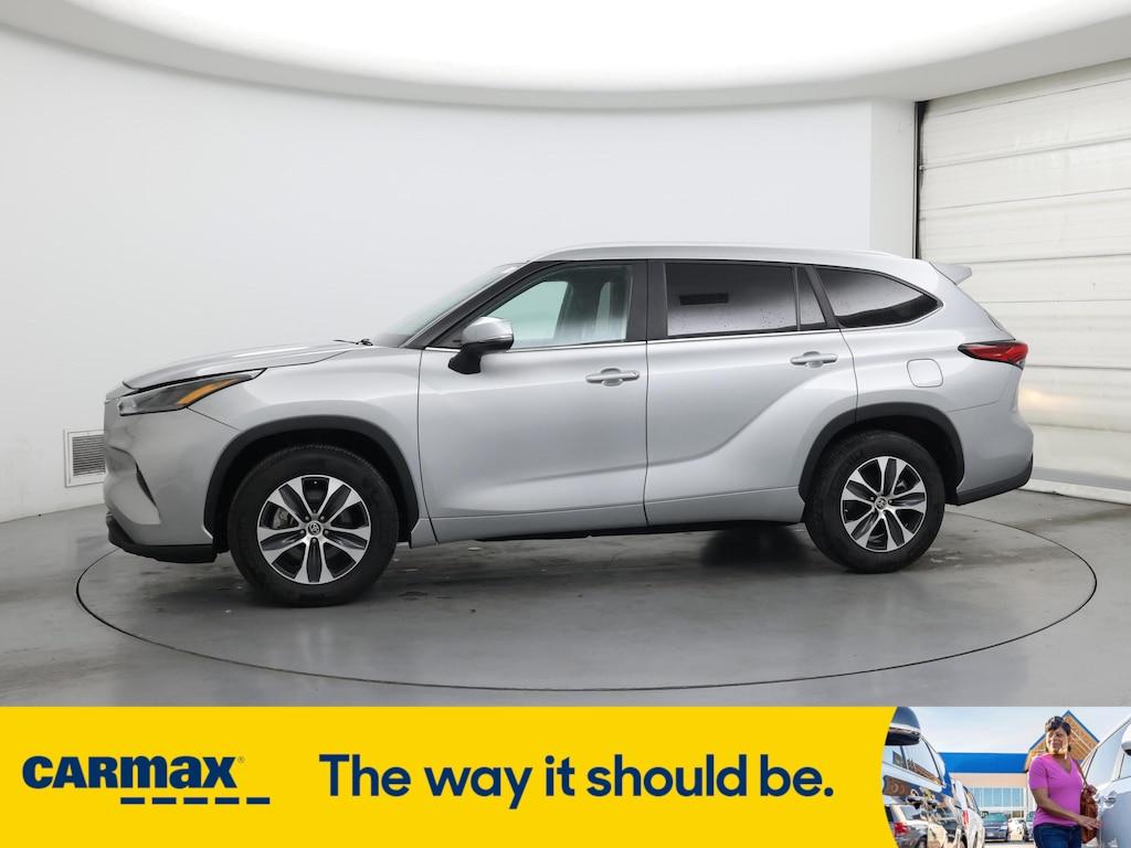 used 2023 Toyota Highlander car, priced at $39,998