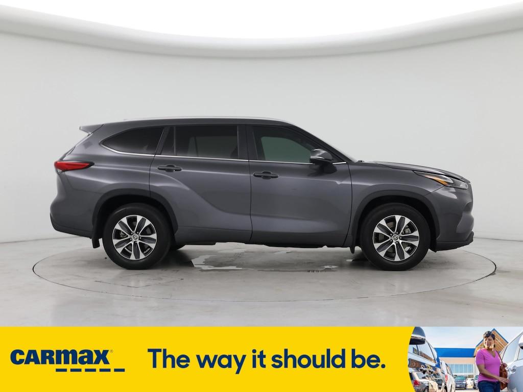 used 2023 Toyota Highlander car, priced at $34,998