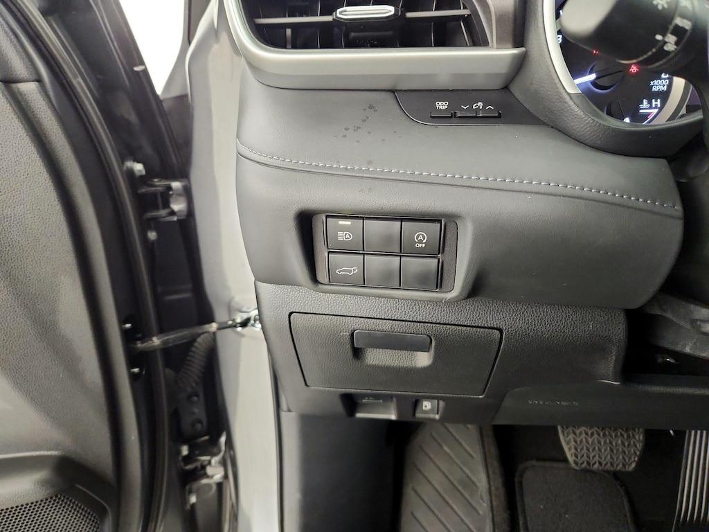used 2023 Toyota Highlander car, priced at $34,998