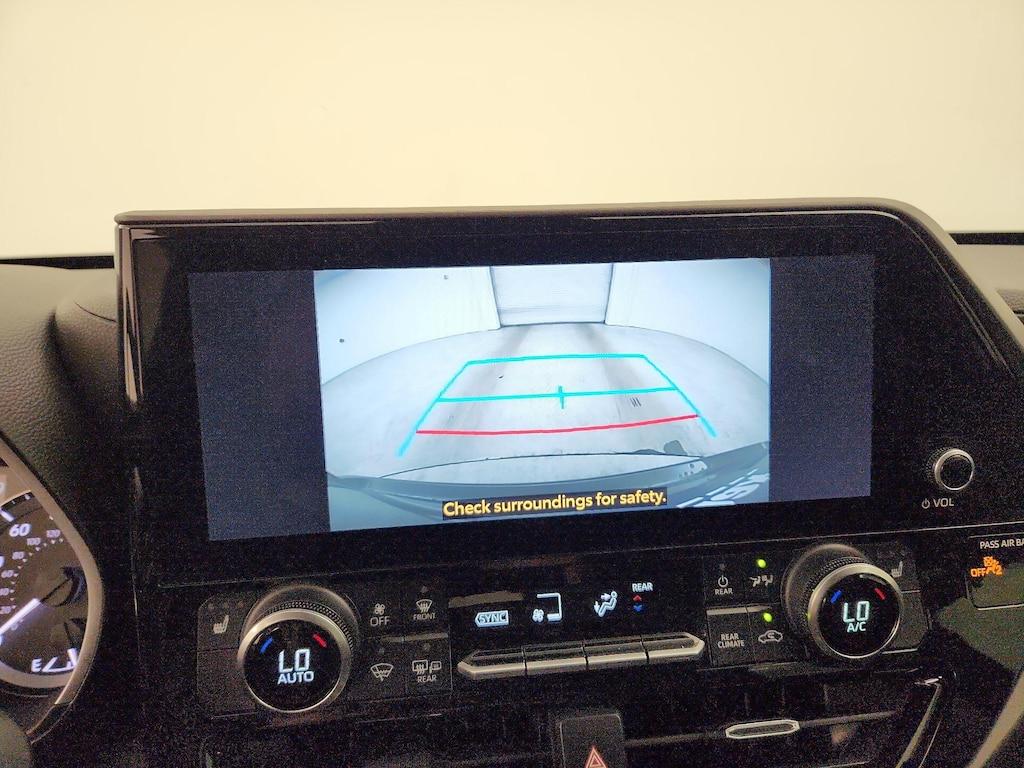 used 2023 Toyota Highlander car, priced at $34,998