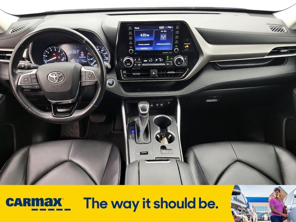 used 2021 Toyota Highlander car, priced at $34,998