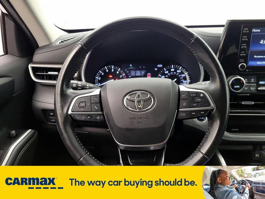 used 2021 Toyota Highlander car, priced at $34,998