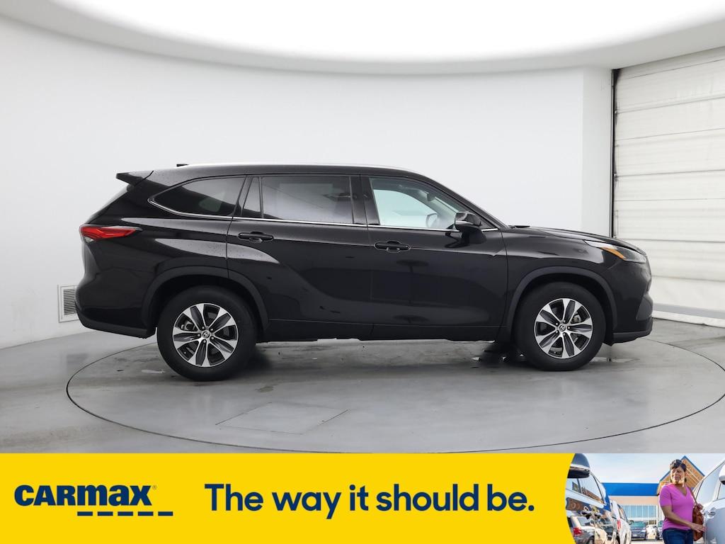 used 2021 Toyota Highlander car, priced at $34,998