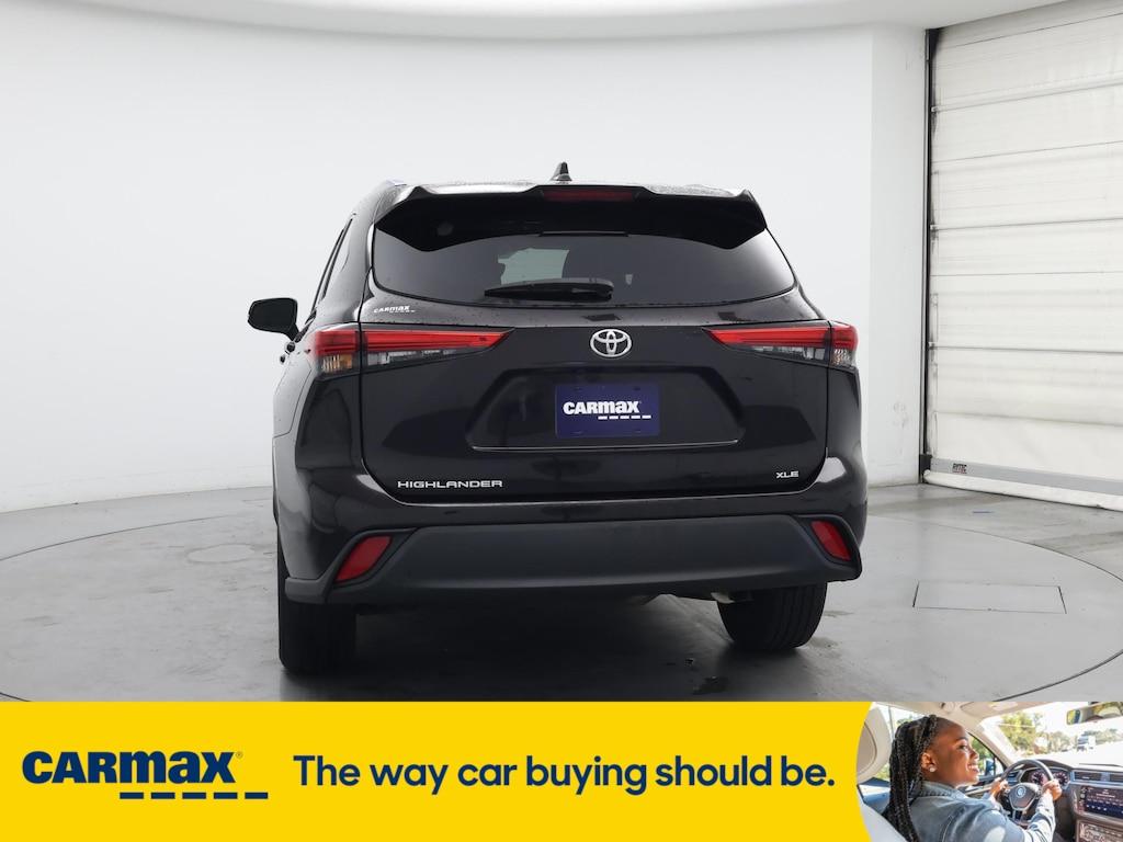 used 2021 Toyota Highlander car, priced at $34,998
