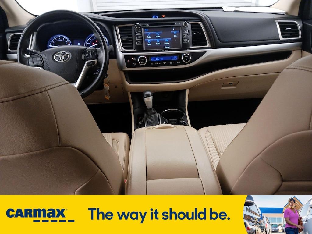 used 2016 Toyota Highlander car, priced at $25,998