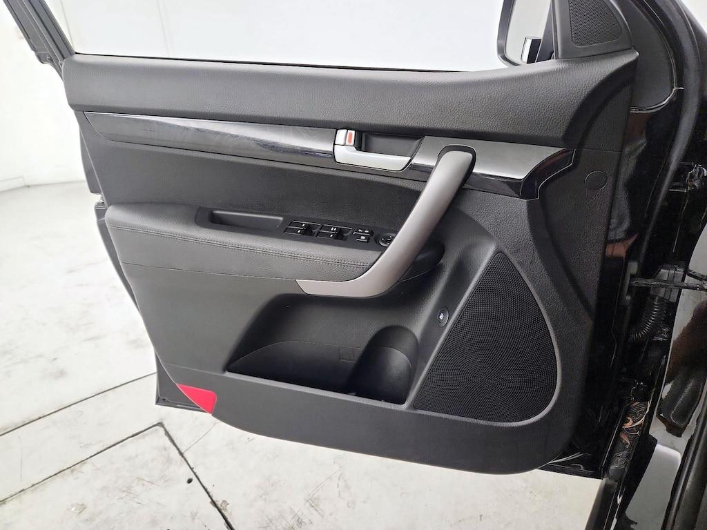 used 2015 Kia Sorento car, priced at $13,998