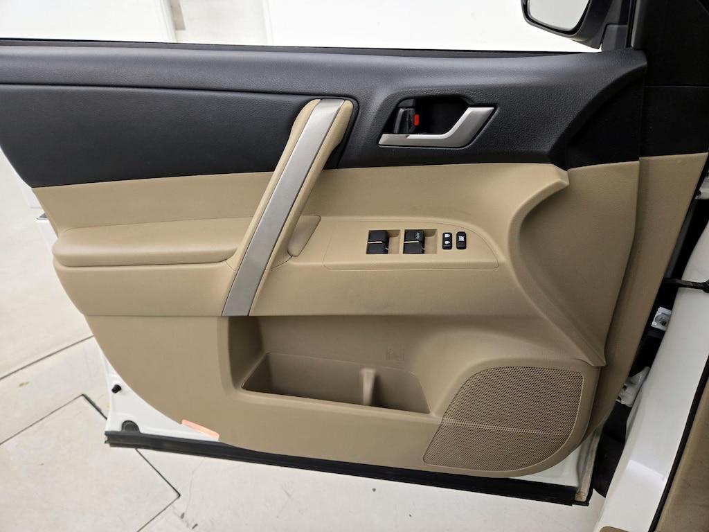 used 2013 Toyota Highlander car, priced at $17,998