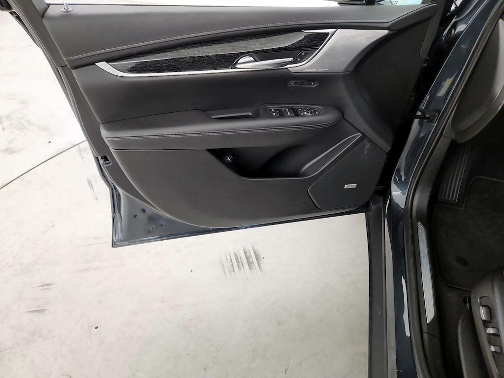 used 2021 Cadillac XT5 car, priced at $29,998