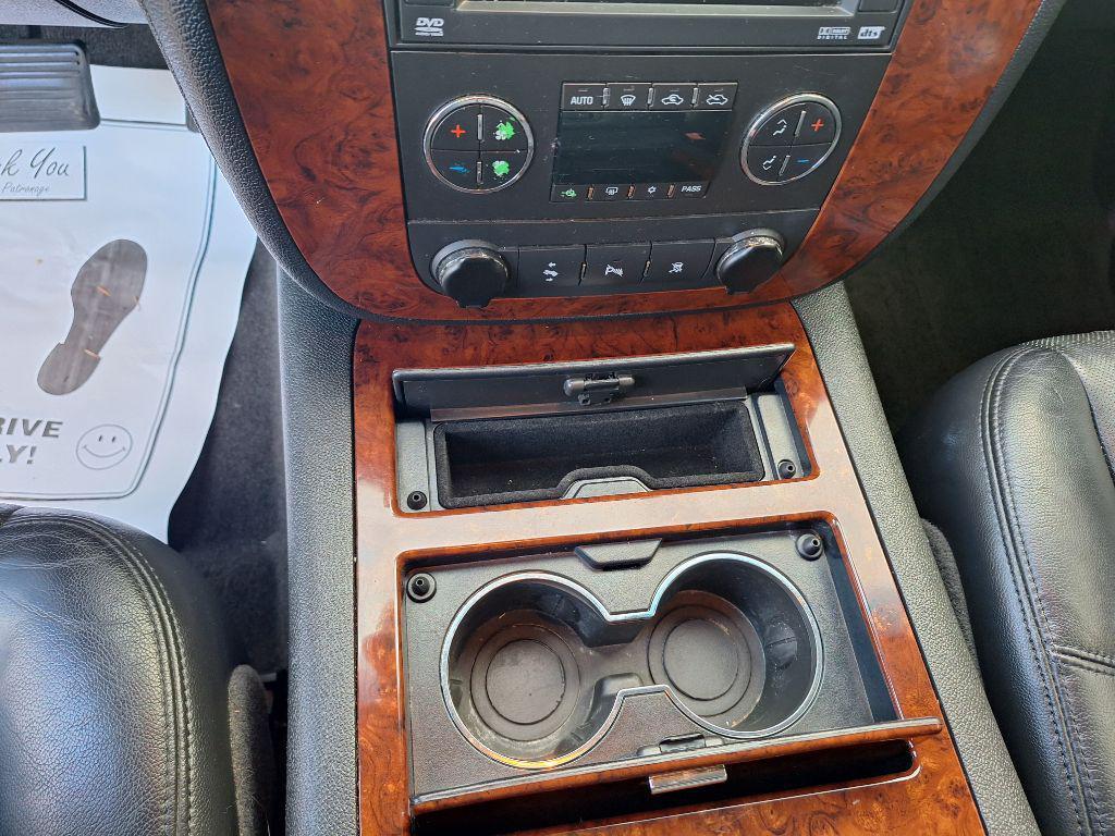 used 2010 Chevrolet Avalanche car, priced at $13,999