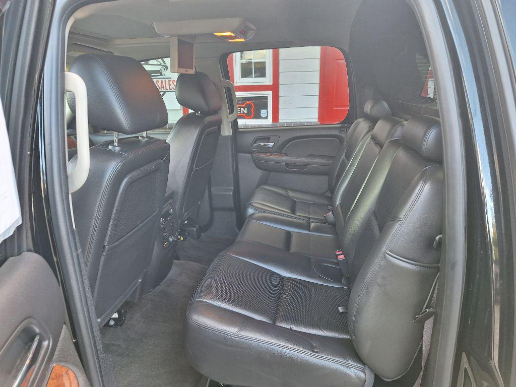 used 2010 Chevrolet Avalanche car, priced at $13,999