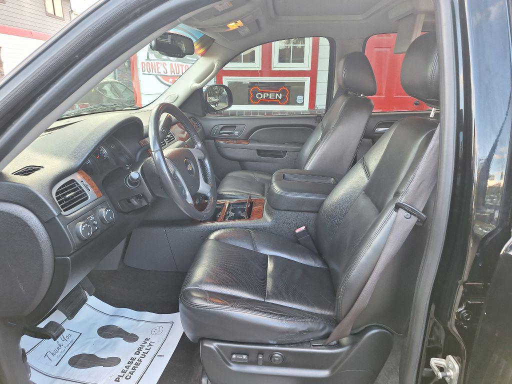 used 2010 Chevrolet Avalanche car, priced at $13,999