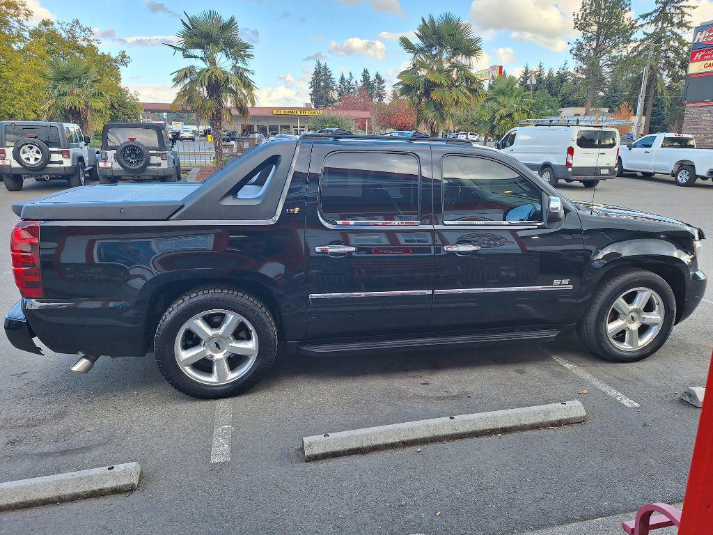 used 2010 Chevrolet Avalanche car, priced at $13,999