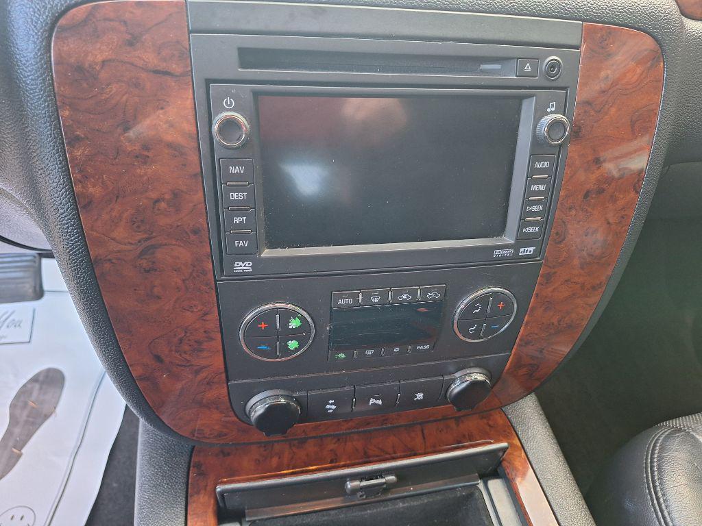 used 2010 Chevrolet Avalanche car, priced at $13,999