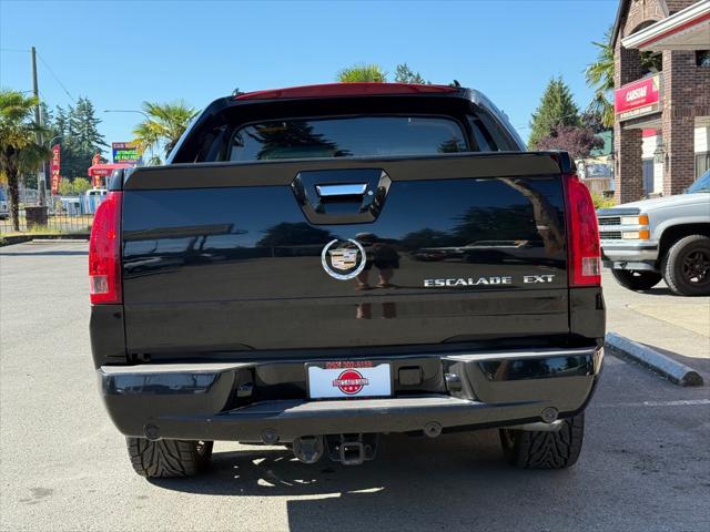 used 2005 Cadillac Escalade EXT car, priced at $13,999