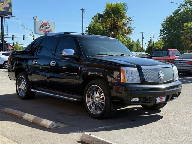 used 2005 Cadillac Escalade EXT car, priced at $13,999