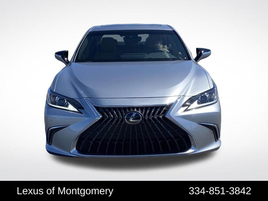 new 2025 Lexus ES 300h car, priced at $51,309