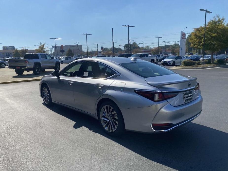 new 2024 Lexus ES 300h car, priced at $54,086